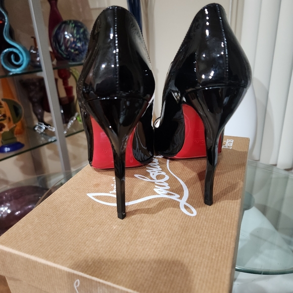 𝘊𝘩𝘳𝘪𝘴𝘵𝘪𝘢𝘯 𝘓𝘰𝘶𝘣𝘰𝘶𝘵𝘪𝘯 𝘸𝘢𝘸𝘺 𝘋𝘰𝘭𝘭𝘺 𝘩𝘦𝘦𝘭*𝘚𝘖𝘓𝘋* - Picture 7 of 16